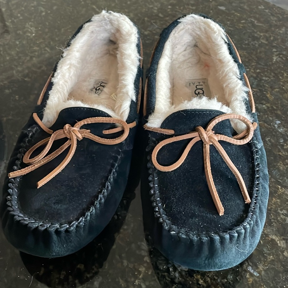 UGG